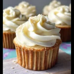 Easy Almond Cupcakes (With Almond Buttercream)